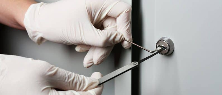 Commercial Emergency Locksmith La Riviera