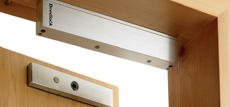 Magnetic lock installation La Riviera